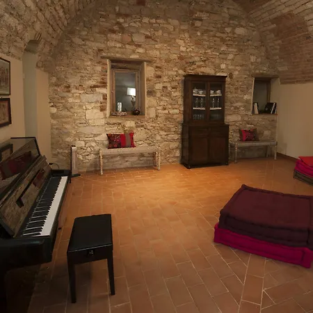 Bed & Breakfast Antico Granaione 3*